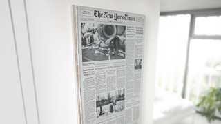 Giant E Ink Panel Turns Front Page of the New York Times Into a Depressing Work of Art Every Morning